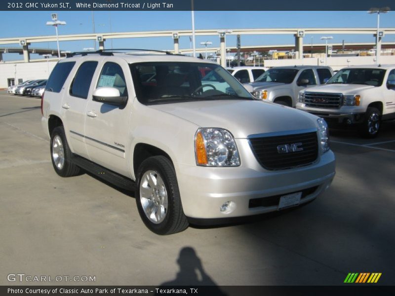 White Diamond Tricoat / Light Tan 2012 GMC Yukon SLT
