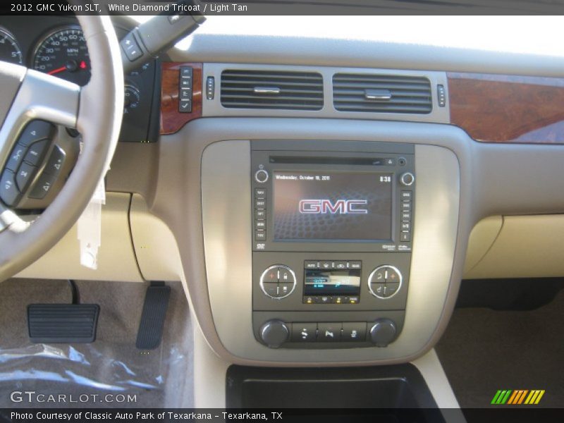 White Diamond Tricoat / Light Tan 2012 GMC Yukon SLT