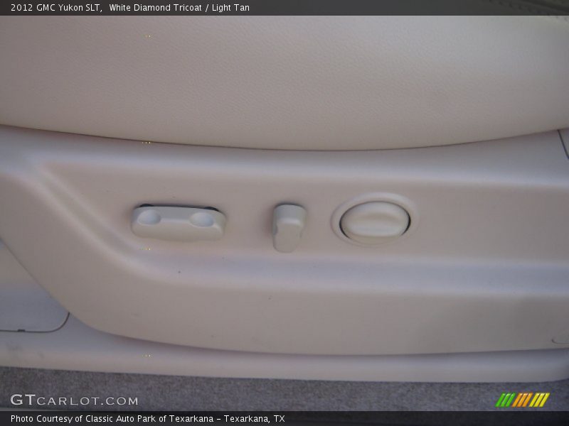 White Diamond Tricoat / Light Tan 2012 GMC Yukon SLT