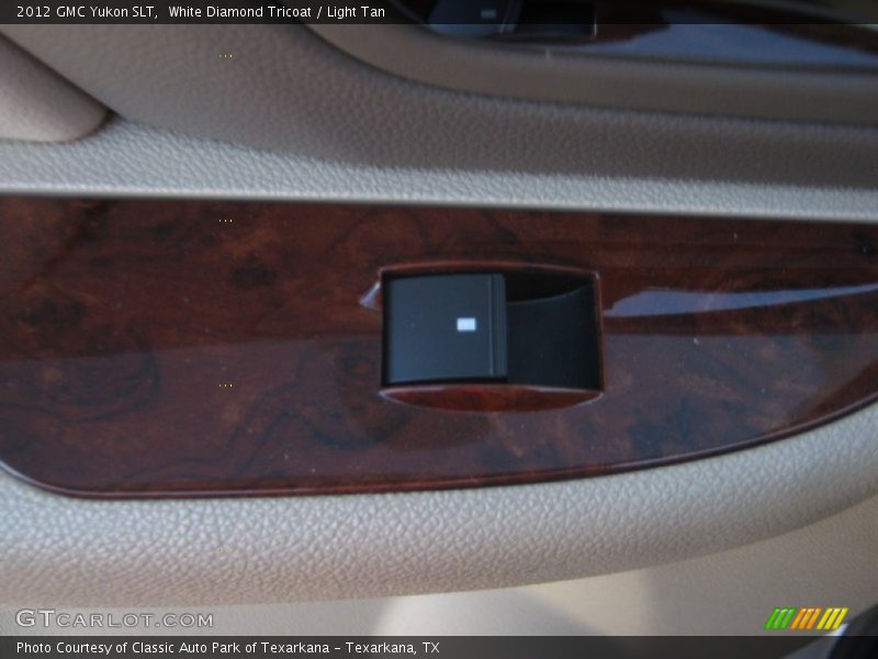 White Diamond Tricoat / Light Tan 2012 GMC Yukon SLT