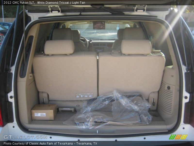 White Diamond Tricoat / Light Tan 2012 GMC Yukon SLT