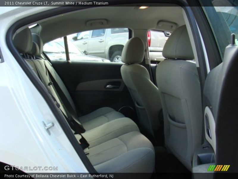 Summit White / Medium Titanium 2011 Chevrolet Cruze LT