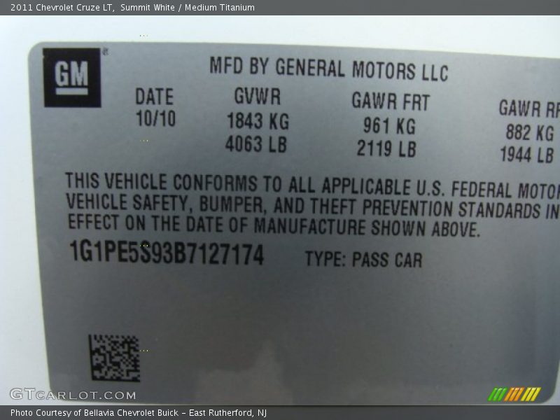 Summit White / Medium Titanium 2011 Chevrolet Cruze LT
