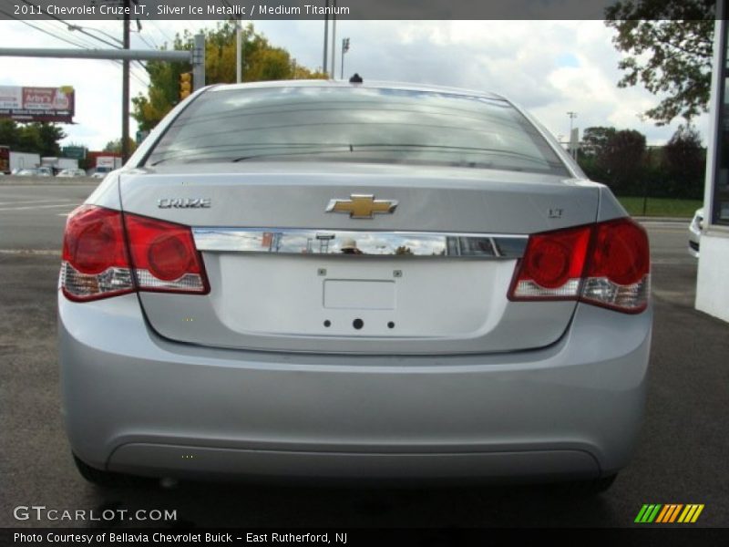 Silver Ice Metallic / Medium Titanium 2011 Chevrolet Cruze LT