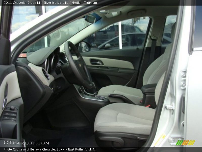 Silver Ice Metallic / Medium Titanium 2011 Chevrolet Cruze LT