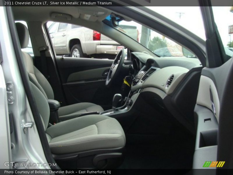 Silver Ice Metallic / Medium Titanium 2011 Chevrolet Cruze LT