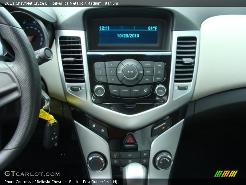 Silver Ice Metallic / Medium Titanium 2011 Chevrolet Cruze LT