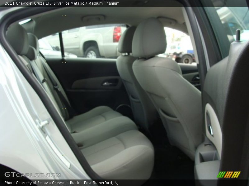 Silver Ice Metallic / Medium Titanium 2011 Chevrolet Cruze LT