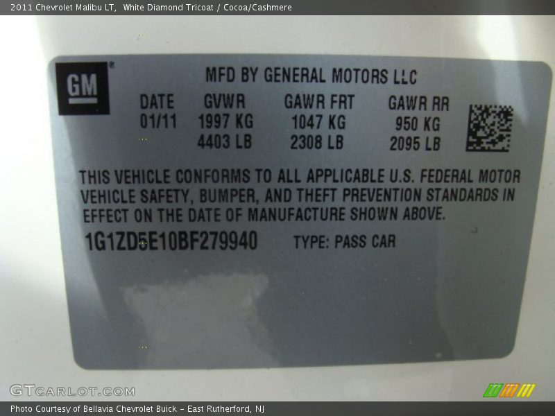 White Diamond Tricoat / Cocoa/Cashmere 2011 Chevrolet Malibu LT