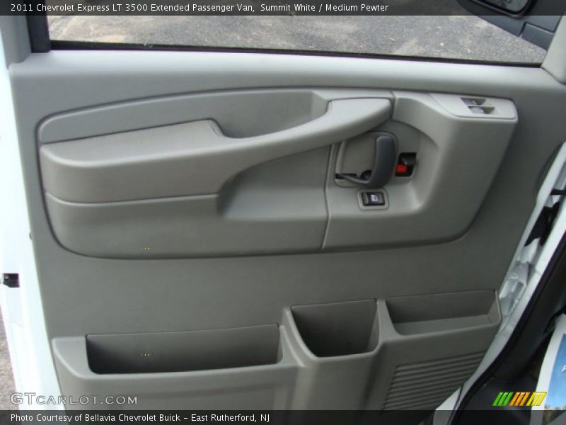 Summit White / Medium Pewter 2011 Chevrolet Express LT 3500 Extended Passenger Van