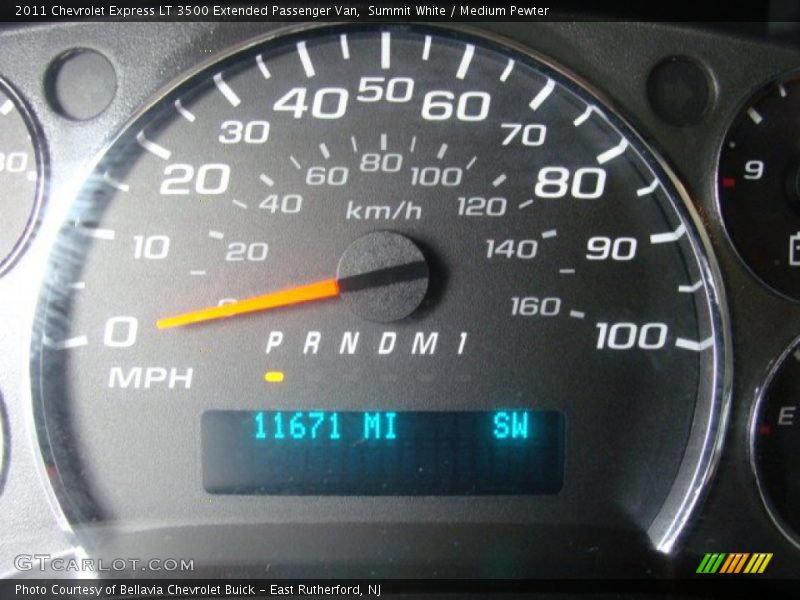 Summit White / Medium Pewter 2011 Chevrolet Express LT 3500 Extended Passenger Van