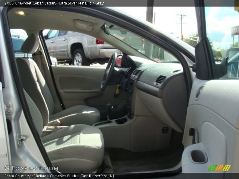 Ultra Silver Metallic / Gray 2005 Chevrolet Cobalt Sedan