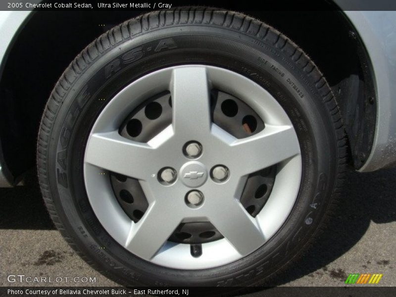 Ultra Silver Metallic / Gray 2005 Chevrolet Cobalt Sedan