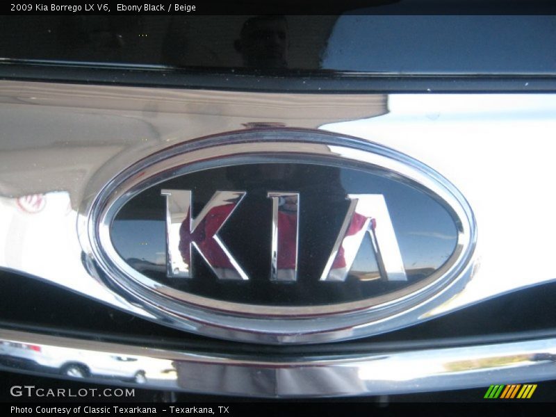 Ebony Black / Beige 2009 Kia Borrego LX V6