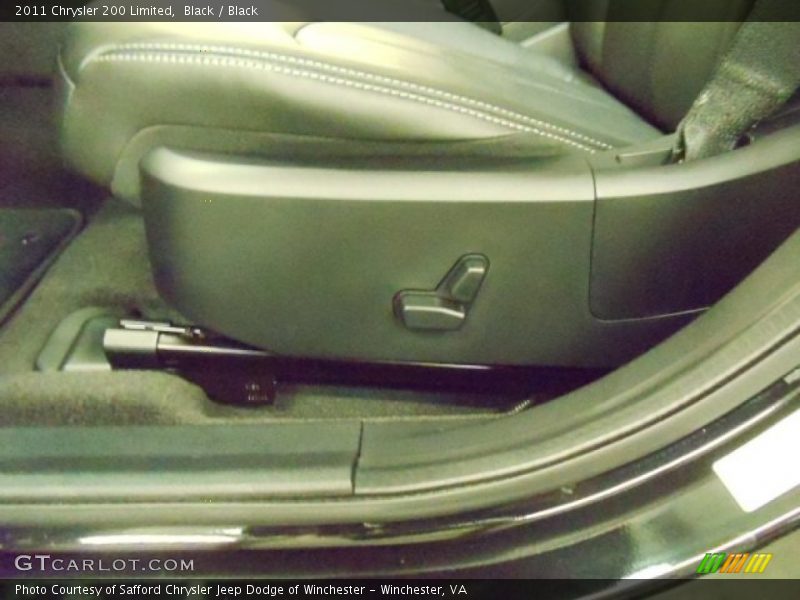 Black / Black 2011 Chrysler 200 Limited