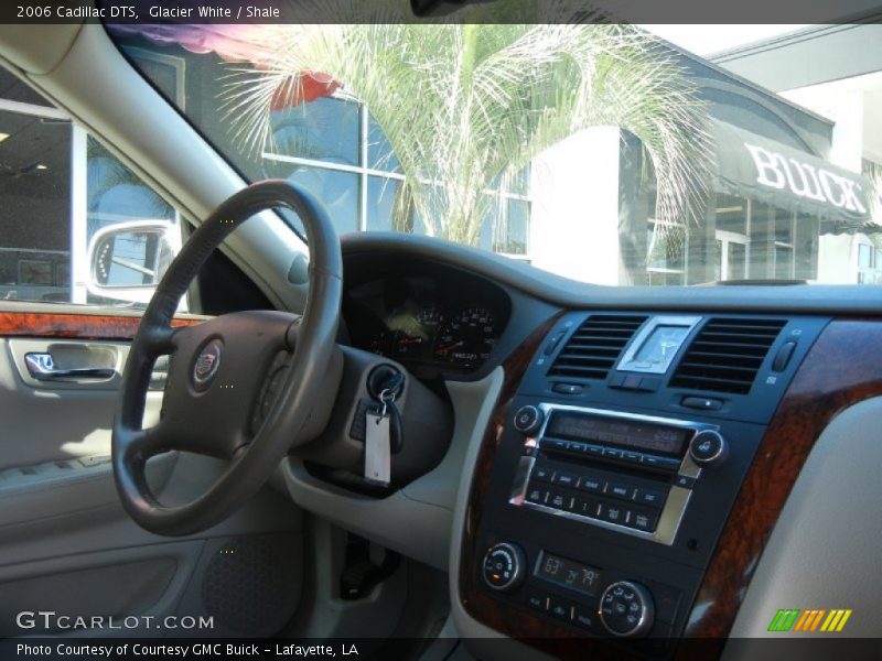 Glacier White / Shale 2006 Cadillac DTS