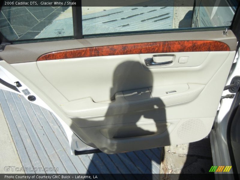Glacier White / Shale 2006 Cadillac DTS