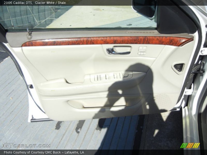 Glacier White / Shale 2006 Cadillac DTS