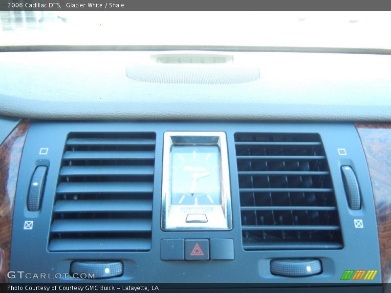 Glacier White / Shale 2006 Cadillac DTS
