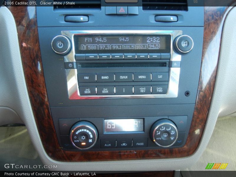 Glacier White / Shale 2006 Cadillac DTS