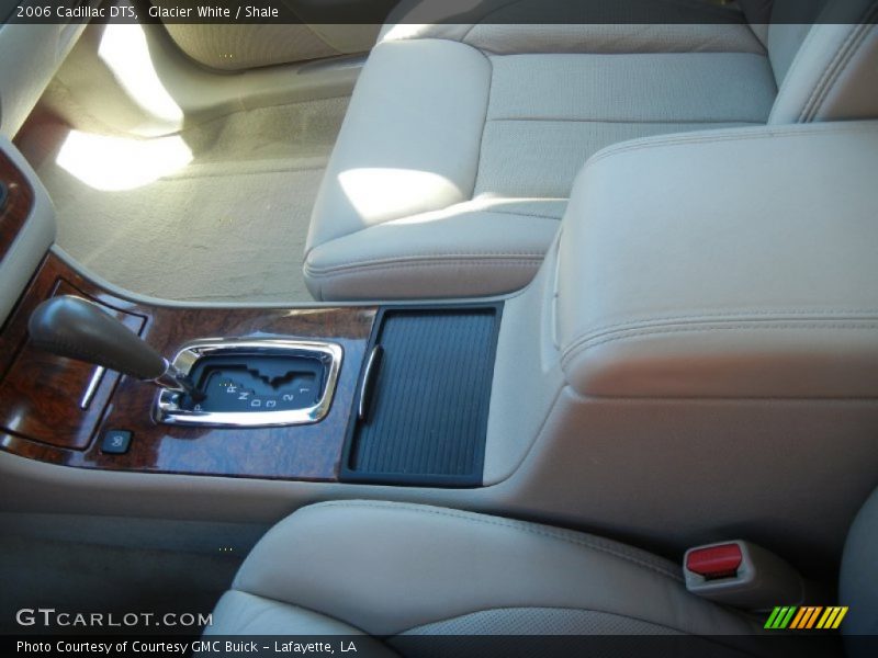Glacier White / Shale 2006 Cadillac DTS