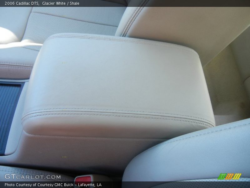 Glacier White / Shale 2006 Cadillac DTS