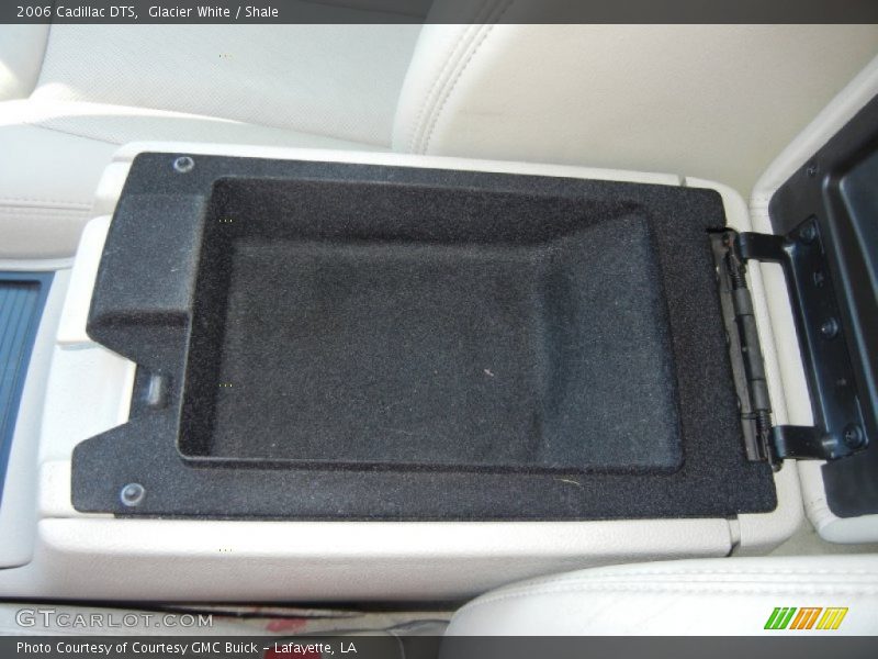 Glacier White / Shale 2006 Cadillac DTS