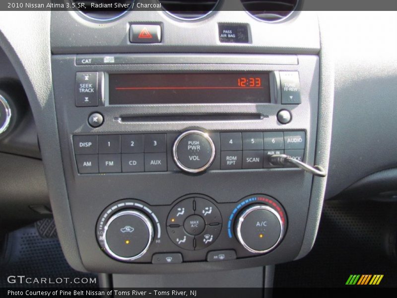 Radiant Silver / Charcoal 2010 Nissan Altima 3.5 SR