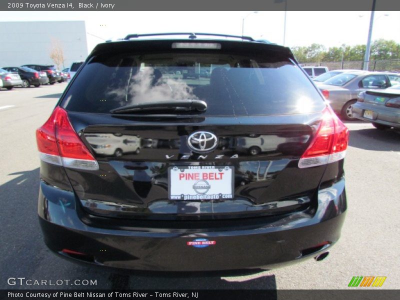 Black / Ivory 2009 Toyota Venza I4