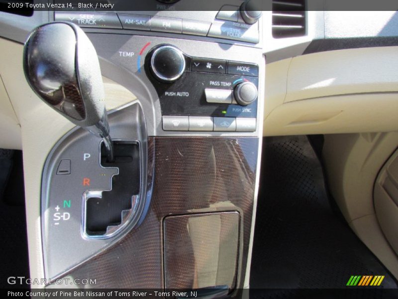 Black / Ivory 2009 Toyota Venza I4