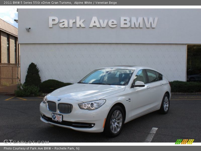 Alpine White / Venetian Beige 2011 BMW 5 Series 550i xDrive Gran Turismo