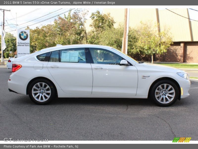 Alpine White / Venetian Beige 2011 BMW 5 Series 550i xDrive Gran Turismo