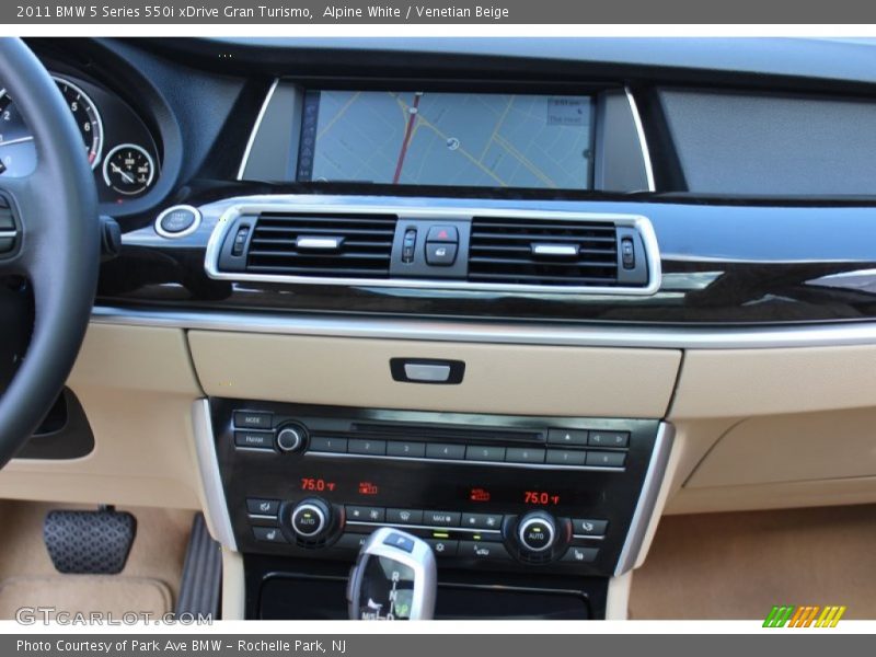 Alpine White / Venetian Beige 2011 BMW 5 Series 550i xDrive Gran Turismo