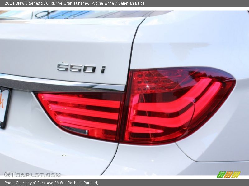 Alpine White / Venetian Beige 2011 BMW 5 Series 550i xDrive Gran Turismo
