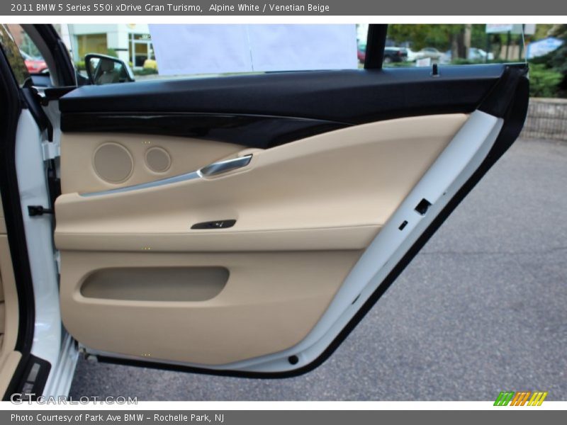Door Panel of 2011 5 Series 550i xDrive Gran Turismo