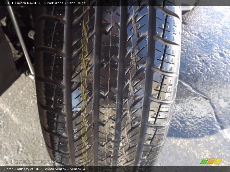 Super White / Sand Beige 2011 Toyota RAV4 I4