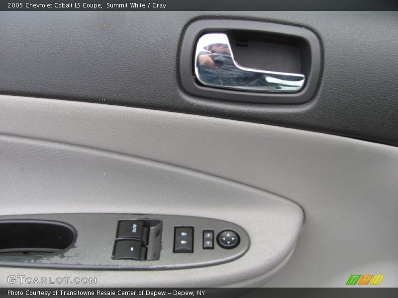 Summit White / Gray 2005 Chevrolet Cobalt LS Coupe