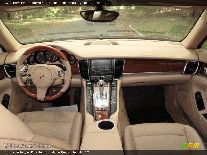 Dashboard of 2011 Panamera 4
