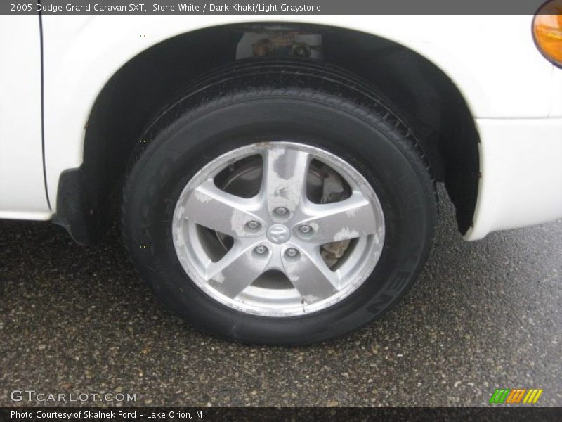 Stone White / Dark Khaki/Light Graystone 2005 Dodge Grand Caravan SXT