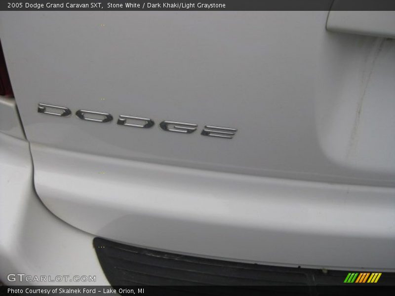 Stone White / Dark Khaki/Light Graystone 2005 Dodge Grand Caravan SXT