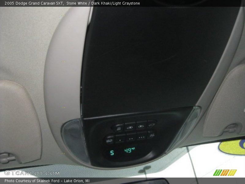 Stone White / Dark Khaki/Light Graystone 2005 Dodge Grand Caravan SXT