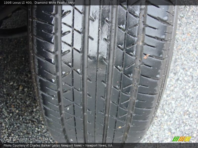 Diamond White Pearl / Ivory 1998 Lexus LS 400
