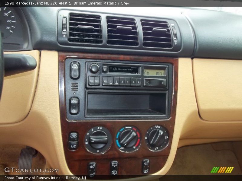 Brilliant Emerald Metallic / Grey 1998 Mercedes-Benz ML 320 4Matic