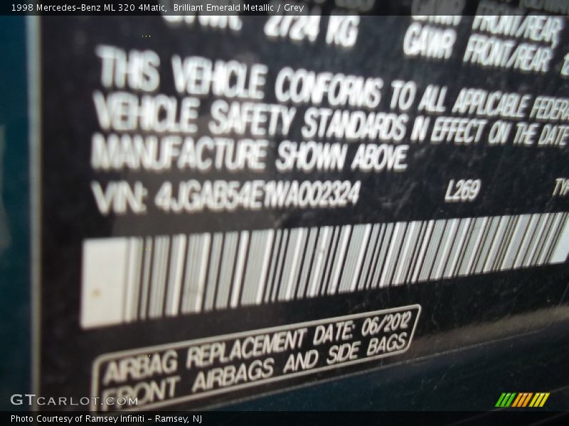 Brilliant Emerald Metallic / Grey 1998 Mercedes-Benz ML 320 4Matic