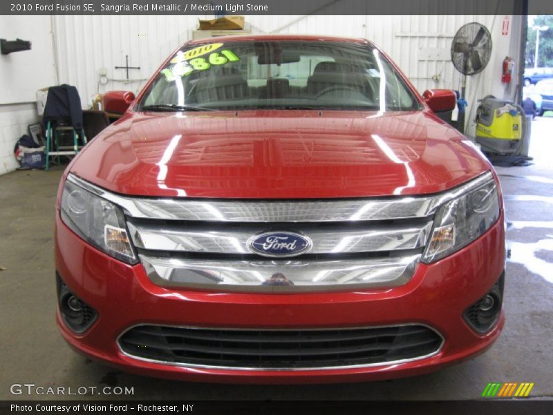 Sangria Red Metallic / Medium Light Stone 2010 Ford Fusion SE