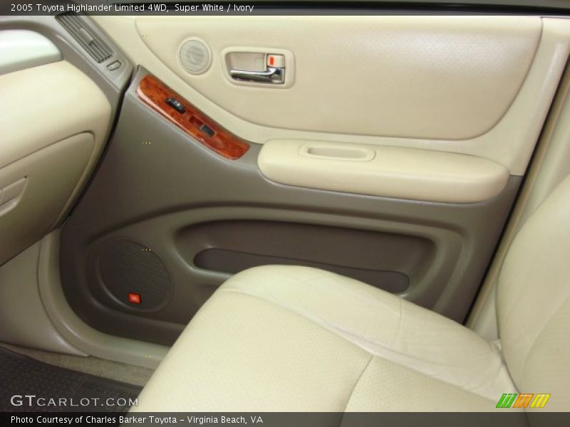 Super White / Ivory 2005 Toyota Highlander Limited 4WD