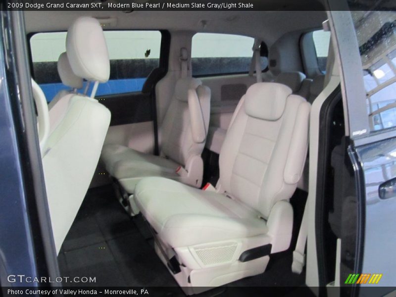 Modern Blue Pearl / Medium Slate Gray/Light Shale 2009 Dodge Grand Caravan SXT