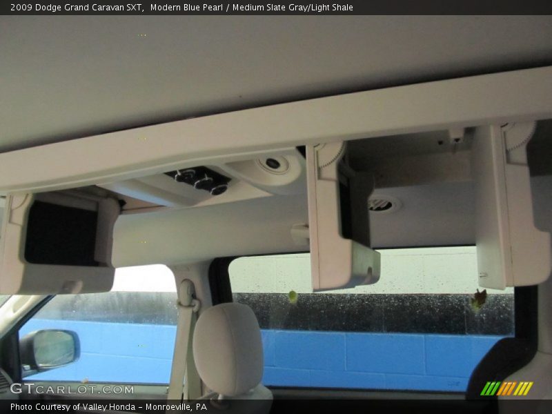 Modern Blue Pearl / Medium Slate Gray/Light Shale 2009 Dodge Grand Caravan SXT