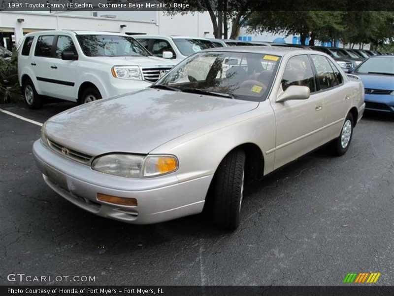 Cashmere Beige Metallic / Beige 1995 Toyota Camry LE Sedan