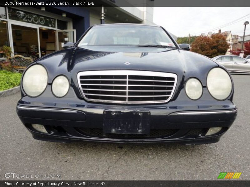 Black / Java 2000 Mercedes-Benz E 320 Sedan